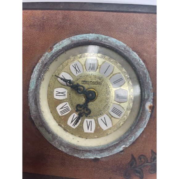 Vintage clock, Mercedes, wind up clock, made in Berlin, wood exterior sold as is - Picture 2 of 8